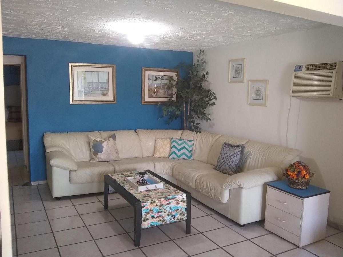 Departamento Sunny Apartment Rocky Point Exterior photo