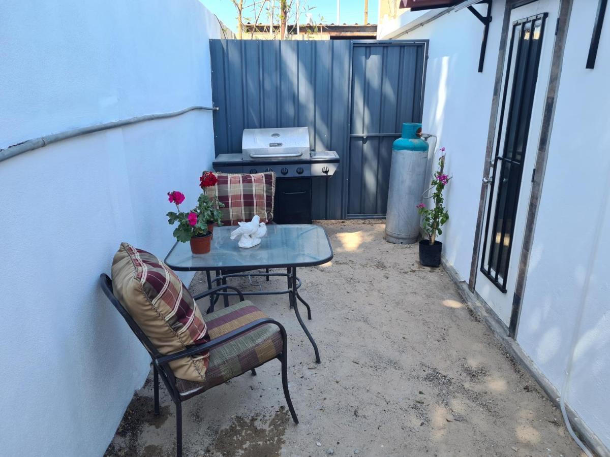 Departamento Sunny Apartment Rocky Point Exterior photo