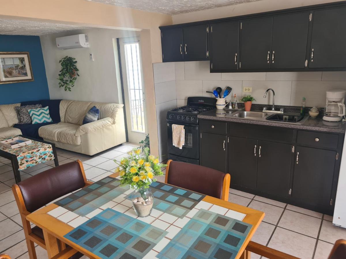 Departamento Sunny Apartment Rocky Point Exterior photo